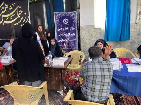 میز ارتباطات مردمی مدیرکل بهزیستی فارس در مهدیه صدرابهزیستی در مسیر آرمان های انقلاب و شهدا