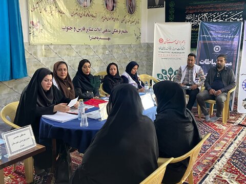 میز ارتباطات مردمی مدیرکل بهزیستی فارس در مهدیه صدرابهزیستی در مسیر آرمان های انقلاب و شهدا