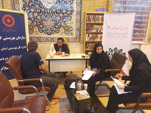 گزارش تصویری| میز ارتباطات مردمی بهزیستی ایلام در نمازجمعه