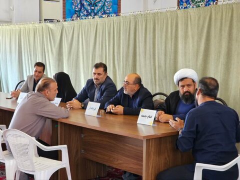 میزخدمت در نمازجمعه شهرستان چهارباغ برگزار شد