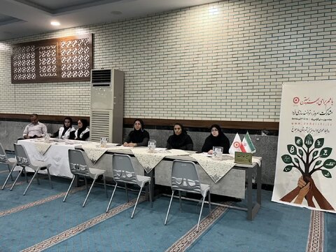 میز خدمت در شهر هشتگرد و در محل مصلی امام خمینی (ره) برگزار شد