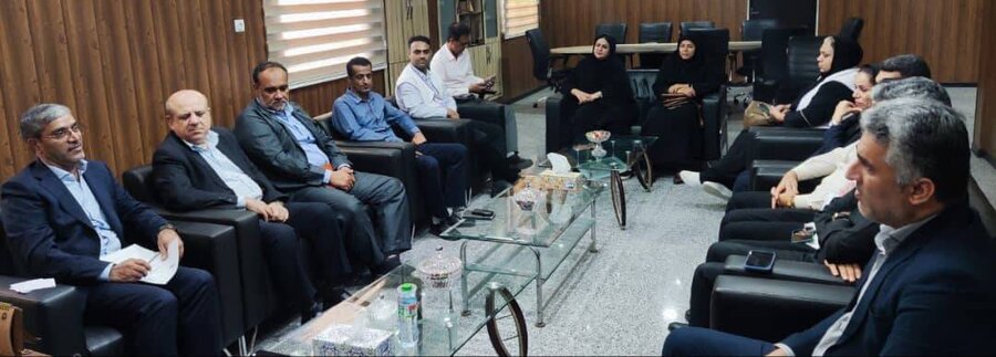 خمیر | دیدار رئیس و جمعی ازکارکنان بهزیستی بافرماندار شهرستان خمیر