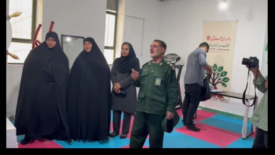 فرمانده سپاه کامیاران در مرکز حرفه‌آموزی معلولین ژیهات حضور یافت