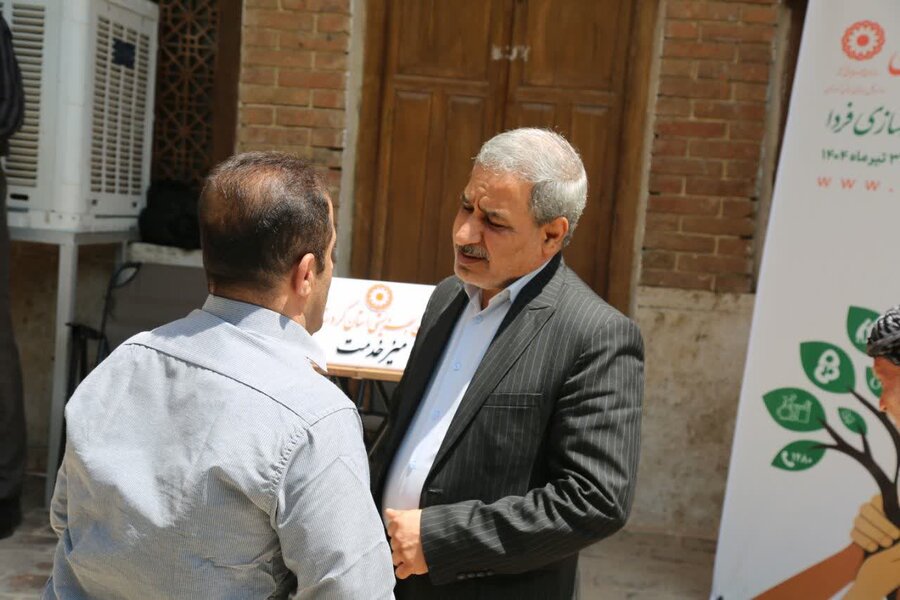 سنندج | میز خدمت بهزیستی با حضور مدیرکل در مسجد جامع برپا شد