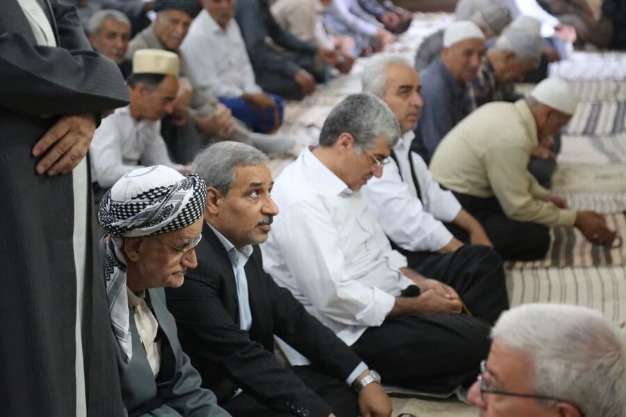 سنندج | میز خدمت بهزیستی با حضور مدیرکل در مسجد جامع برپا شد