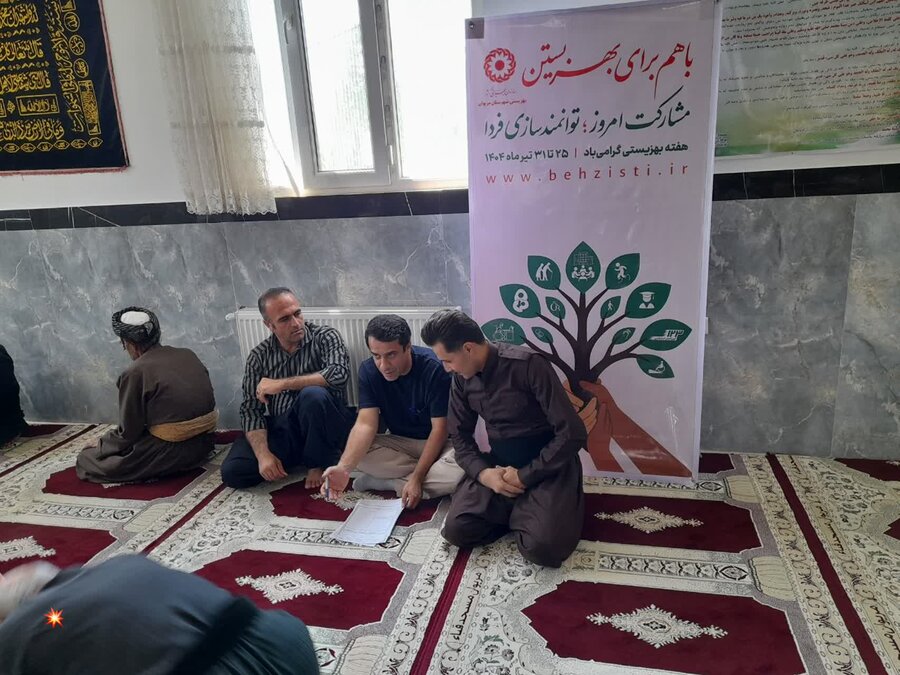 تبیین خدمات بهزیستی در نماز جمعه مریوان/ میز خدمت بهزیستی در مسجد جامع قباء برپا شد