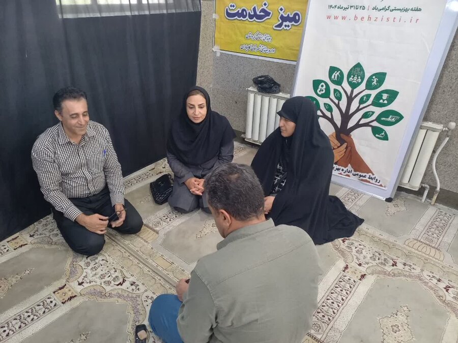 برپایی میز خدمت بهزیستی در نماز جمعه کامیاران