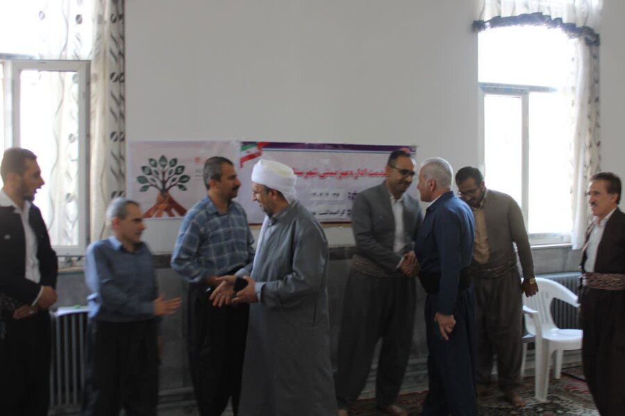 میز خدمت بهزیستی در مسجد جامع شهرستان دیواندره برپا شد
