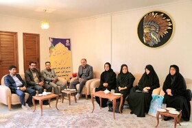 دیدار مدیرکل بهزیستی آذربایجان‌غربی با خانواده شهدای جنگ ۱۲ روزه