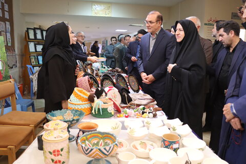 گزارش تصویری| غبار روبی مزار شهدای گمنام و افتتاح نمایشگاه خواستن و توانستن برای ایران همدل
