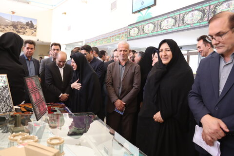 گزارش تصویری| غبار روبی مزار شهدای گمنام و افتتاح نمایشگاه خواستن و توانستن برای ایران همدل
