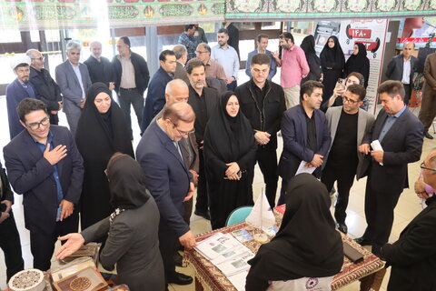 گزارش تصویری| غبار روبی مزار شهدای گمنام و افتتاح نمایشگاه خواستن و توانستن برای ایران همدل