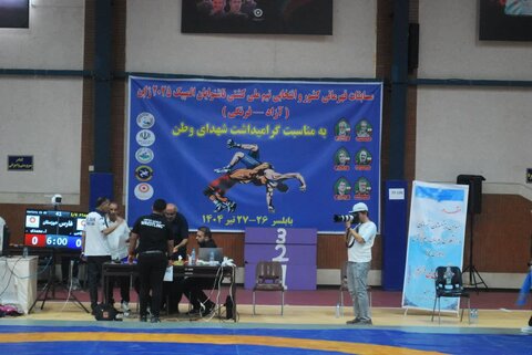 مسابقات آماده سازی تیم ملی کشتی ناشنوایان در بابلسر برگزار شد