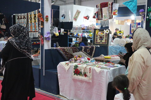 استقبال پرشور از غرفه توانمندی‌های بانوان کارآفرین بهزیستی