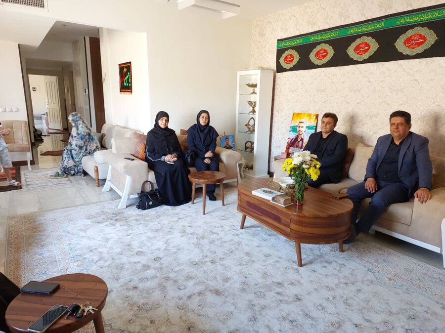 پردیس | دیدار رئیس اداره بهزیستی با خانواده پاسدار شهید جهانی به مناسبت هفته بهزیستی