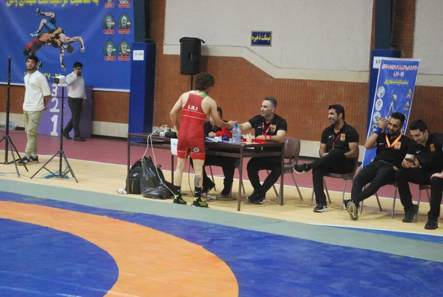 مسابقات کشتی ناشنوایان