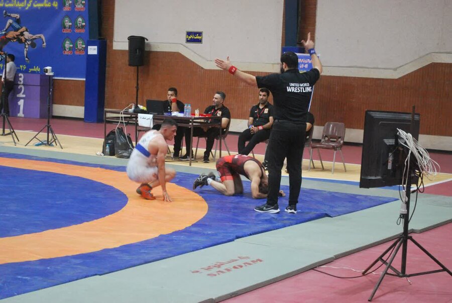 مسابقات کشتی ناشنوایان