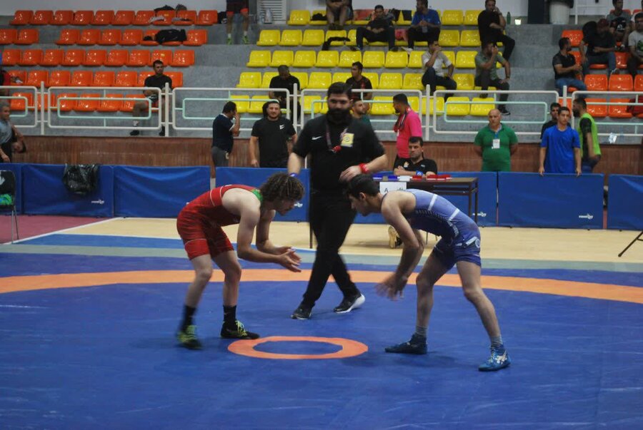 مسابقات کشتی ناشنوایان