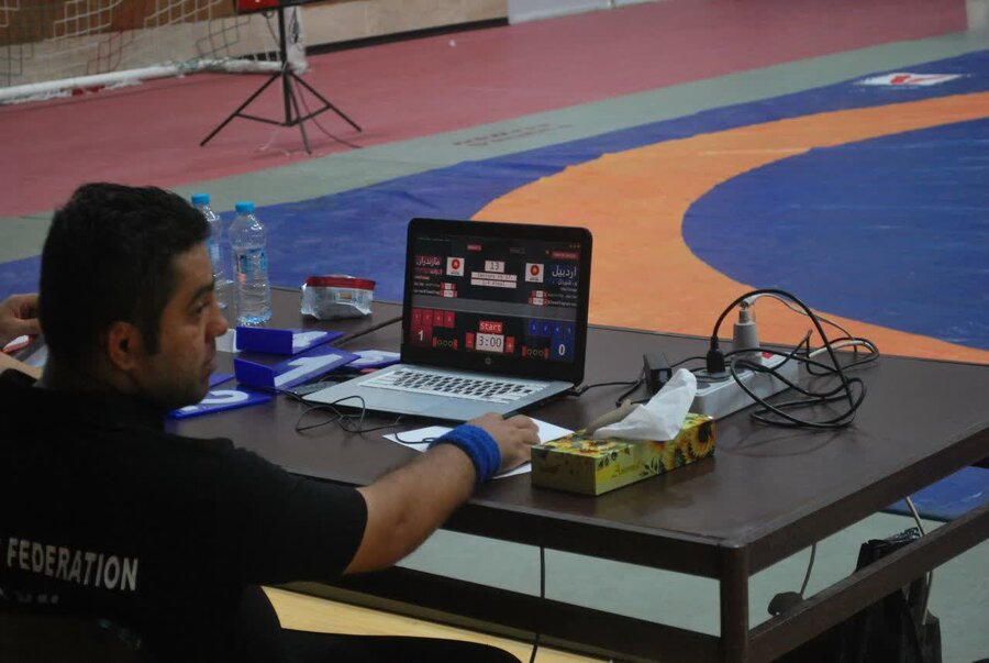 مسابقات کشتی ناشنوایان