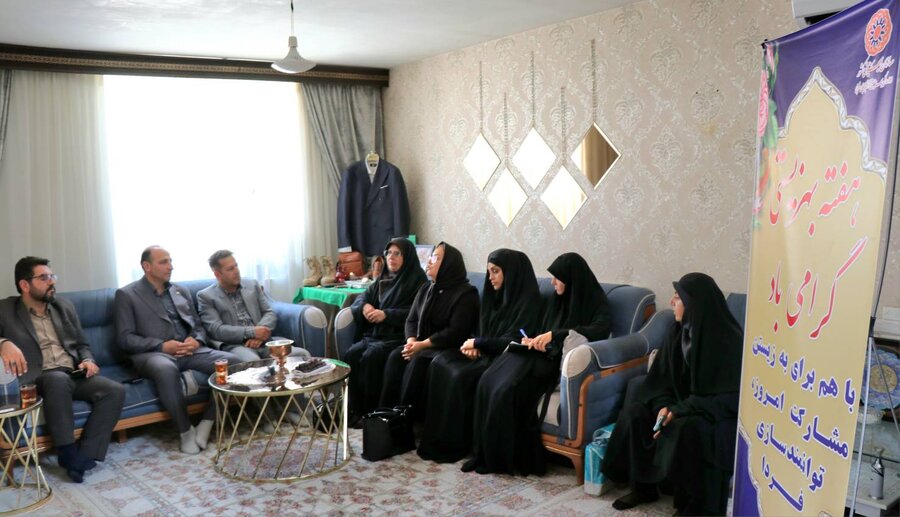 دیدار مدیرکل بهزیستی آذربایجان‌غربی با خانواده شهدای جنگ ۱۲ روزه