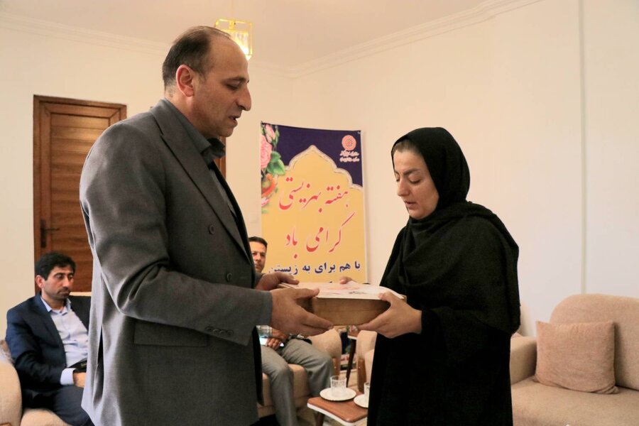 دیدار مدیرکل بهزیستی آذربایجان‌غربی با خانواده شهدای جنگ ۱۲ روزه