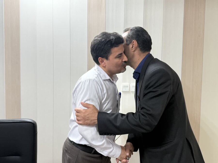 دیدار مدیرکل بهزیستی یزد با کارکنان و تبریک هفته بهزیستی