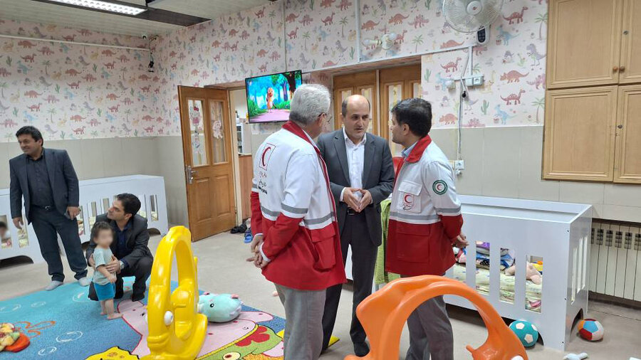 بازدید مدیرعامل جمعیت هلال احمر استان گیلان از شیرخوارگاه مهر بهزیستی شهرستان رشت