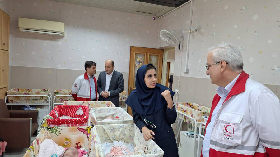بازدید مدیرعامل جمعیت هلال احمر استان گیلان از شیرخوارگاه مهر بهزیستی شهرستان رشت