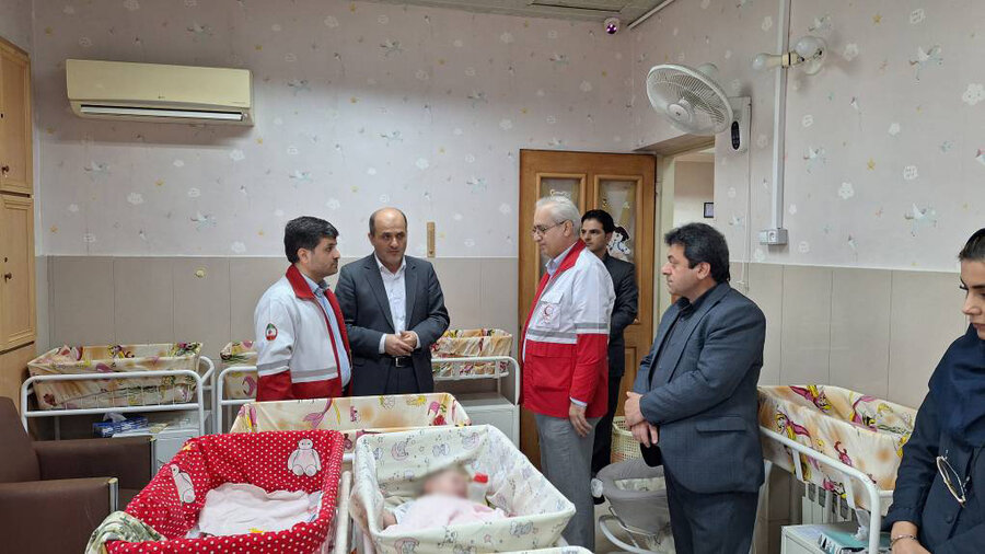 بازدید مدیرعامل جمعیت هلال احمر استان گیلان از شیرخوارگاه مهر بهزیستی شهرستان رشت