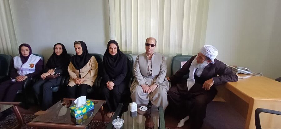 رئیس و کارکنان بهزیستی مریوان با امام جمعه دیدار کردند