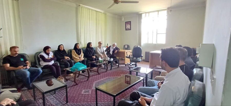 رئیس و کارکنان بهزیستی مریوان با امام جمعه دیدار کردند