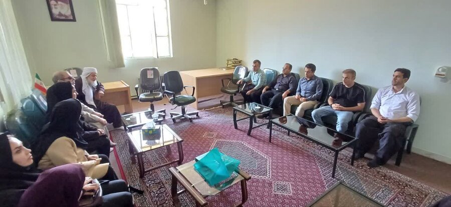 رئیس و کارکنان بهزیستی مریوان با امام جمعه دیدار کردند