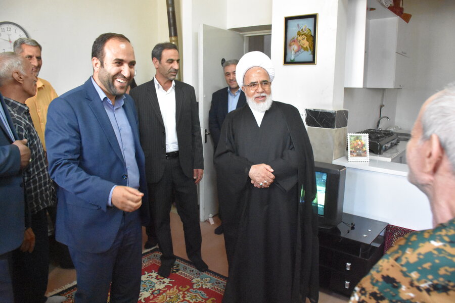دیدار امامجمعه کرمانشاه با سالمندان دیدار امامجمعه کرمانشاه با سالمندان