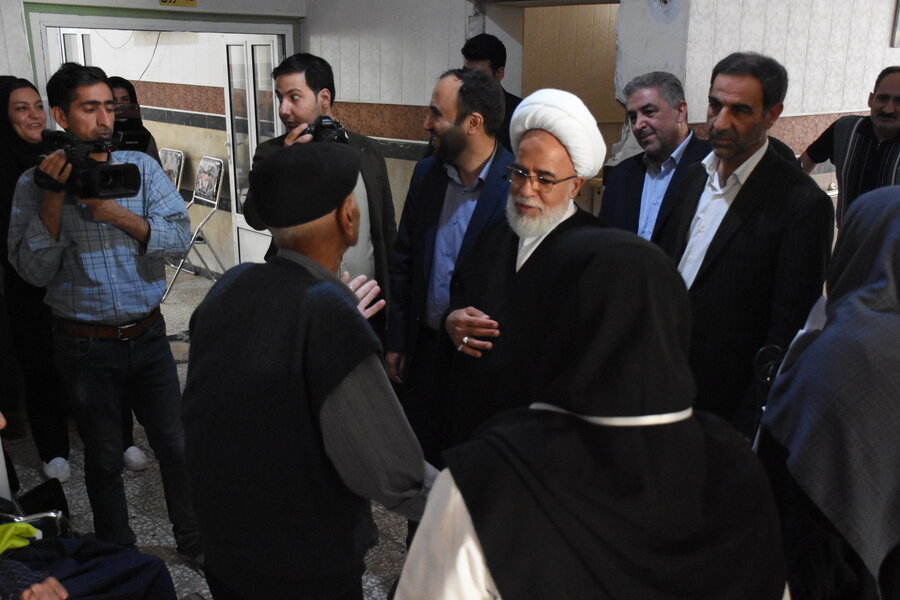 دیدار امامجمعه کرمانشاه با سالمندان دیدار امامجمعه کرمانشاه با سالمندان