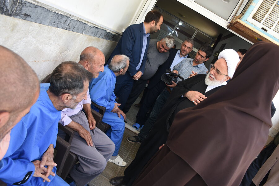 دیدار امامجمعه کرمانشاه با سالمندان دیدار امامجمعه کرمانشاه با سالمندان