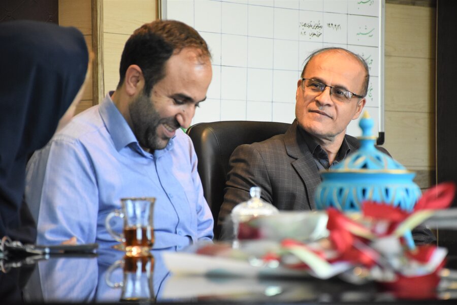 تکریم مسئولان و کارکنان بهزیستی توسط سالمندان