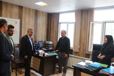 طالقان | به مناسبت هفته بهزیستی / بازدید فرماندار طالقان از اداره بهزیستی