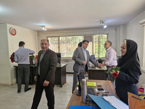 به مناسبت هفته بهزیستی و در راستای شعار "باهم برای ایران"/ دیدار مسئولین مدیریت شهری با مدیر و کارکنان بهزیستی کرج