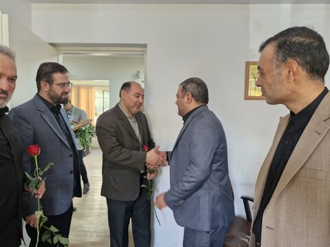 به مناسبت هفته بهزیستی و در راستای شعار "باهم برای ایران"/ دیدار مسئولین مدیریت شهری با مدیر و کارکنان بهزیستی کرج