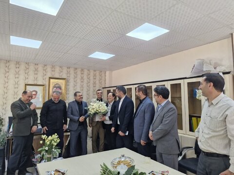 به مناسبت هفته بهزیستی و در راستای شعار "باهم برای ایران"/ دیدار مسئولین مدیریت شهری با مدیر و کارکنان بهزیستی کرج
