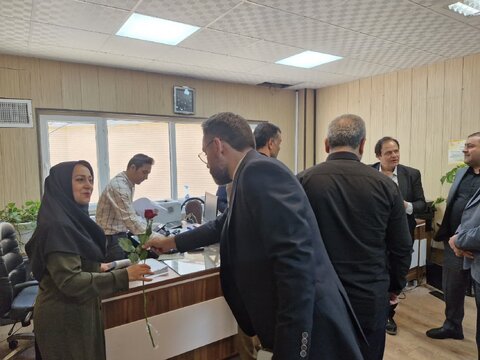 به مناسبت هفته بهزیستی و در راستای شعار "باهم برای ایران"/ دیدار مسئولین مدیریت شهری با مدیر و کارکنان بهزیستی کرج