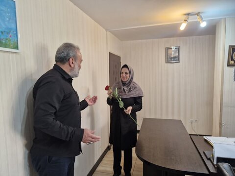 به مناسبت هفته بهزیستی و در راستای شعار "باهم برای ایران"/ دیدار مسئولین مدیریت شهری با مدیر و کارکنان بهزیستی کرج