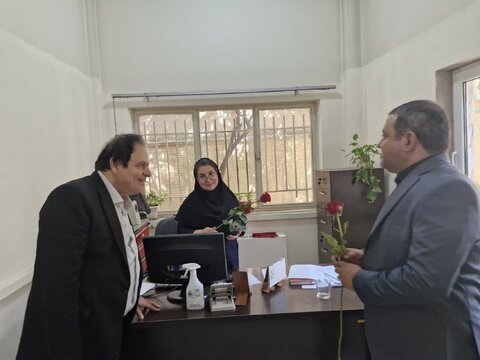 به مناسبت هفته بهزیستی و در راستای شعار "باهم برای ایران"/ دیدار مسئولین مدیریت شهری با مدیر و کارکنان بهزیستی کرج