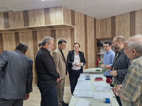 به مناسبت هفته بهزیستی و در راستای شعار "باهم برای ایران"/ دیدار مسئولین مدیریت شهری با مدیر و کارکنان بهزیستی کرج