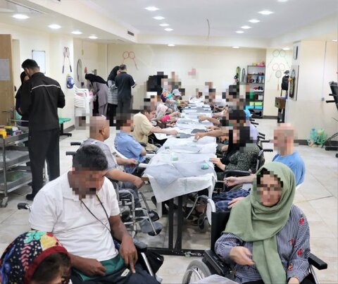 به مناسبت هفته بهزیستی / برگزاری کارگاه نقاشی روی بوم ویژه توان‌خواهان مرکز کهریزک