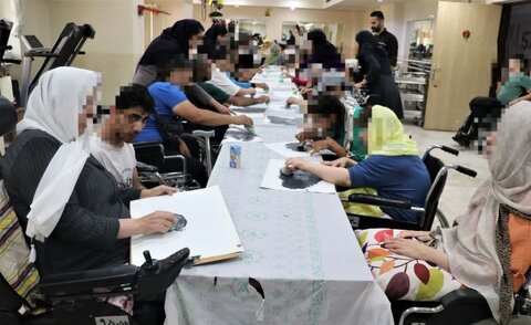 به مناسبت هفته بهزیستی / برگزاری کارگاه نقاشی روی بوم ویژه توان‌خواهان مرکز کهریزک