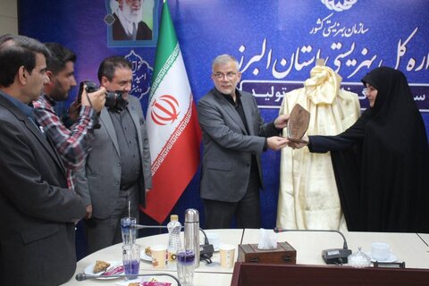 دکتر عبداللهی به مناسبت گرامیداشت هفته بهزیستی در اداره کل بهزیستی استان البرز حضور پیدا کرد