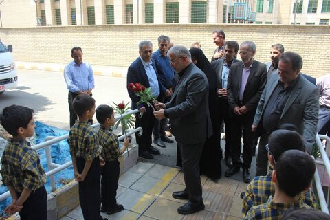دکتر عبداللهی به مناسبت گرامیداشت هفته بهزیستی در اداره کل بهزیستی استان البرز حضور پیدا کرد