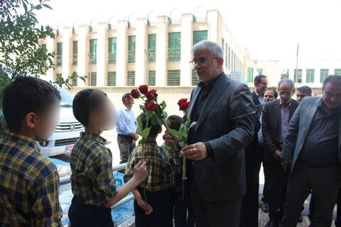 گزارش تصویری | استاندار البرز  به مناسبت گرامیداشت هفته بهزیستی در اداره کل بهزیستی استان البرز حضور پیدا کرد