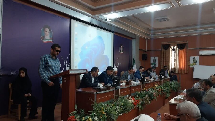شورای اداری شهرستان رفسنجان با اجرای روشندلان بهزیستی